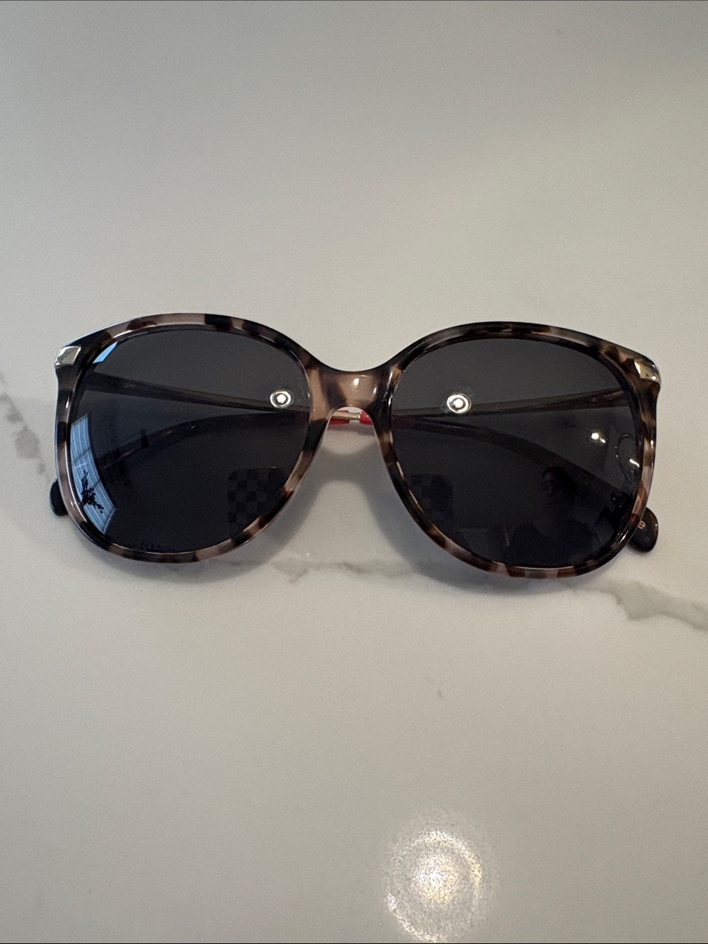 Toms Tortoiseshell Frame Sunglasses with Dark Gray Lenses